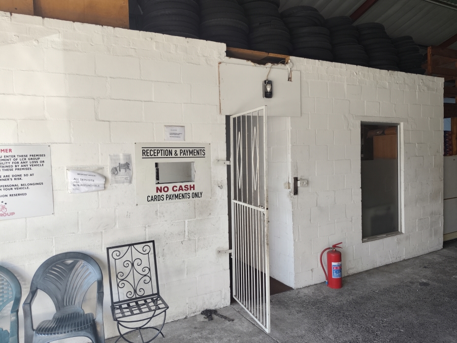 To Let Commercial Property for Rent in Okavango Park Western Cape